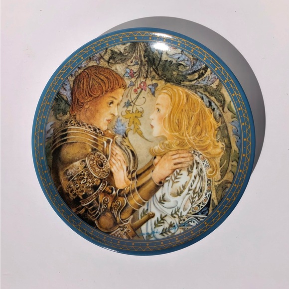 VINTAGE  1983 COLLECTOR PLATE "SULAMITH'S LOVE SONG" by Sulamith Wulfing - Picture 1 of 3